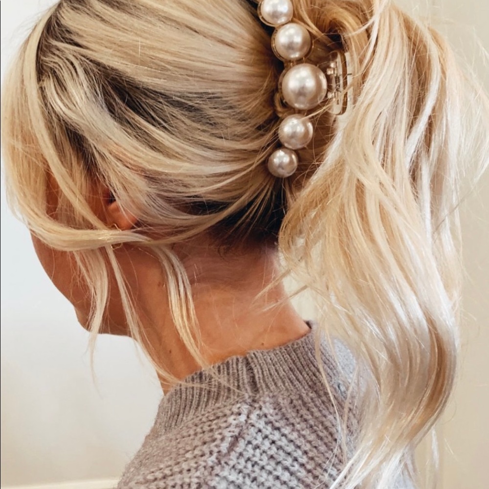 Pearl Acrylic Claw Clip